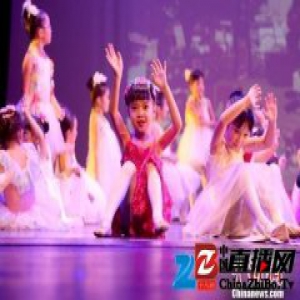 周洁晓慧舞蹈学校舞展“新胡桃夹子”美国休斯敦落幕