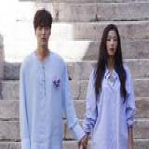 《蓝色大海的传说》全智贤戏里戏外时髦造型