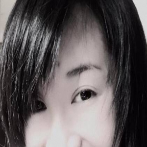 保养真好！47岁许晴素颜自拍 笑容温暖甜美似少女