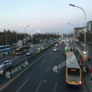 北京今天重现蓝天 周末空气质量将再度转差