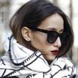 谁说围巾=温暖≠时髦？选对发型绝对大写的美