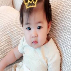 醒醒满一周岁啦！章子怡一家四口合影显温馨(图)