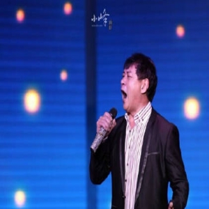 58岁“囚歌之王”迟志强近照曝光 面部发福现双下巴