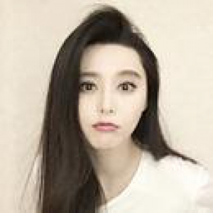 美颜不靠PS 路人拍的范爷美才是真的美