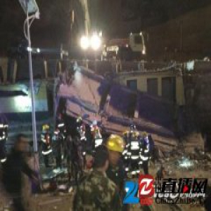 陕西榆林一公厕爆炸引发坍塌 致1死7伤(图)