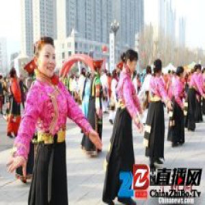 青海西宁万人参与迎新环城跑