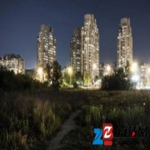 他相机里的贝尔格莱德，是一座看似怪诞的科幻之城