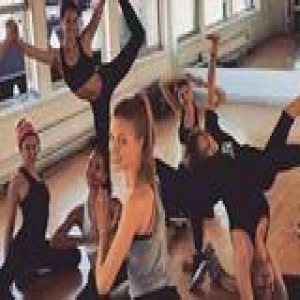 火爆全球的Ins健身达人 和她们比身材维密天使也会输掉