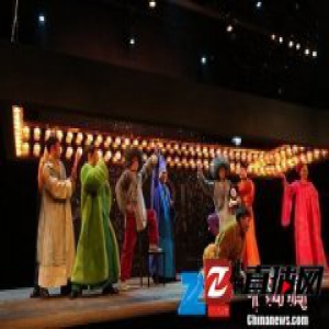 《杜子春》开展第三轮演出 时尚手法讲述传统故事