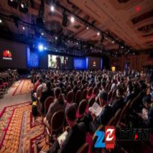 华为准备在美国卖高价手机，还装上了亚马逊的语音助手 | CES 现场报道