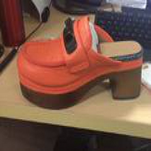 淘宝上的“另类”生意：买鞋靠赌 拆包裹才知道是啥