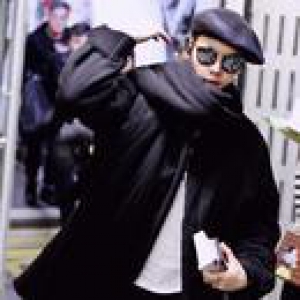 陈伟霆娜扎爱上贝雷帽 新一年爱豆靠啥帽子凹造型