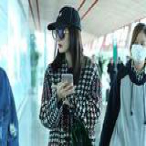 牛仔喇叭裤回潮 张天爱刘诗诗全都中了它的毒