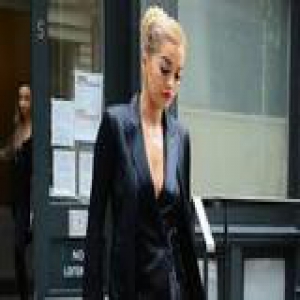 不靠PS 学瑞塔IU的显瘦搭配秒瘦十斤