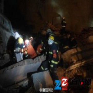 湖北一酒店后山山体突发滑坡 部分房屋被埋(图)