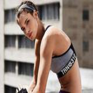 电梯让给你吧 我去爬楼梯减肥了