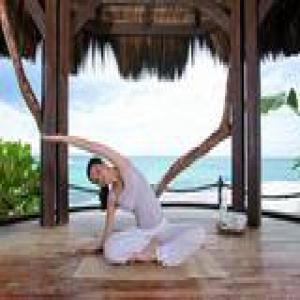 八个动作塑形减肥防疾病 你还不快来！