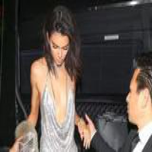 学肯豆贝拉派对季的时髦少女穿搭