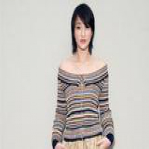 学周迅宋佳穿优雅减龄露肩毛衣