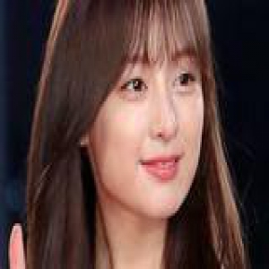 胭脂红唇又开挂 宋慧乔Baby演绎红毯必备唇妆