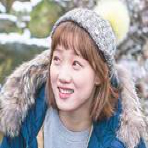 金福珠那么会撩 原来短发+长大衣会让颜值变高