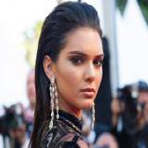 女生梳这个发型 帅起来男票都靠边