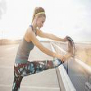 拒绝臃肿下半身 4招按摩挽救水肿萝卜腿