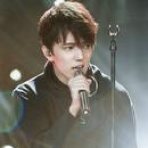 迪玛希旧照非主流 男神也曾有辣眼睛的村炮造型