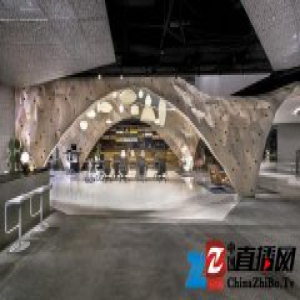 如何用木材“缝”出布料的效果？看这间店铺的穹顶之作