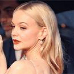 扎头发好看还是放下头发好看？标准在这里