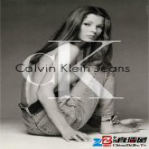 Raf Simons 上任后发布的首只 CK 新广告，既性感又美