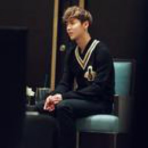 明星开年抢衣穿 郭德纲撞衫鹿晗李宇春成爆款王