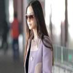 Angelababy活力穿搭 看辣妈衣品大秀少女力