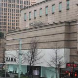 成都那家中国区最大的 ZARA 旗舰店，为什么关门了？