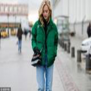 跟蕾哈娜学穿羽绒服 保暖又时髦