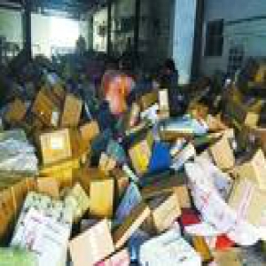 快递小哥跳槽送外卖 “倒闭”传言背后的快递业困境