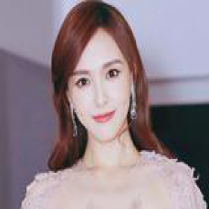 唐嫣的自带柔光玫瑰棕发色 才是最强美白神器