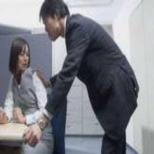 投稿女孩遭媒体老师骚扰 编辑称：无性无诗