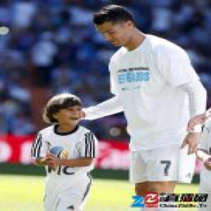 C罗要拍电视剧了，一起出演的还有安吉丽娜·朱莉