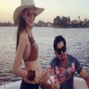 昆凌怀二胎又炫腹 辣妈保持好身材有“绝技”