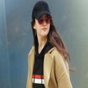 皮裤搭配小粗腿 我看到的可能是假刘亦菲