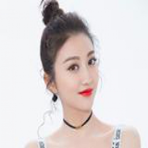 宇宙少女甜强势霸屏 原来长眉红唇才是圈粉神器