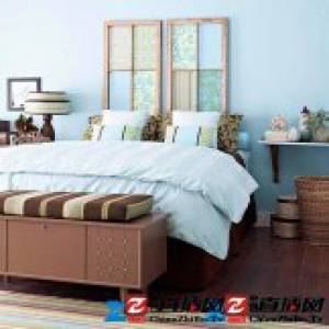 把破门窗放在床头的另类装修