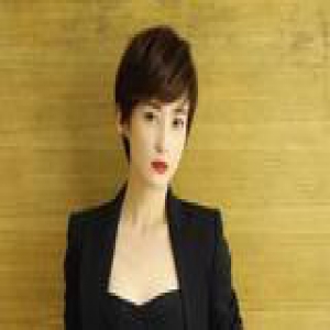 蒋勤勤短发西装造型撞脸孙俪 好一个“菀菀类卿”