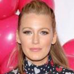 Queen S真的越来越嫩 爱心编发萌感爆表