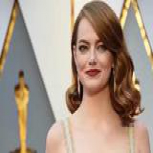 石头姐摘得“小金人” 揭秘奥斯卡新晋影后同款唇色