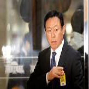 “两子夺嫡”、政商博弈，乐天的戏比三星还精彩