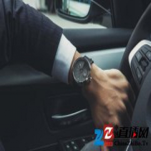 这个腕表里，藏着水泥做的时间台阶｜这个设计了不起