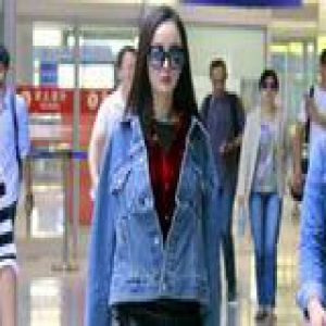 窦靖童周冬雨要组CP 而我只想抢走那牛仔外套