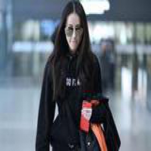 杨幂刘诗诗告诉你 一件卫衣承包你春季所有搭配